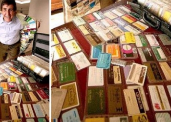 رجل يحقق رقم قياسي في إمتلاك 1497 بطاقة ائتمانية