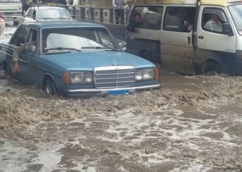 شلل في حركة المرور بشوارع الغربية لهطول امطار غزيرة