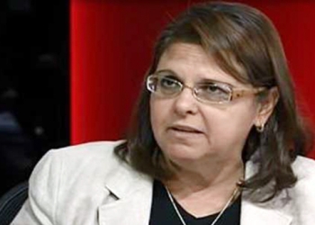 كريمه الحفناوى “تربينا اننا منعرفش مسلم ومسيحى إلا فى حصه الدين “