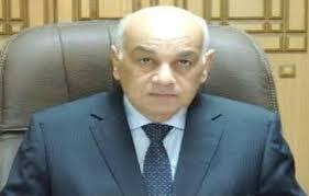 متهم يلقى بنفسه من الطابق الثالث عقب مداهمة قوة أمنية لمنزله 