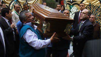 الان.. جثمان بطرس غالى بالكنيسة البطرسية