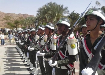 رفع علم مصر بجنوب سيناء في ذكري عودة طابا