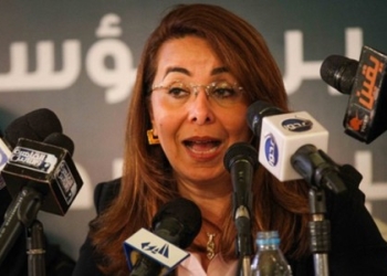 والى تلتقى ممثلى شركة كريم لبحث مشاكل تشغيل التاكسى