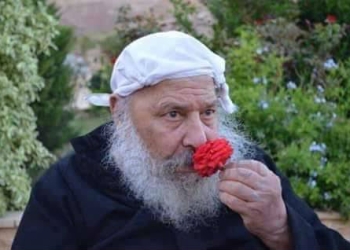 15 صورة نادرة لابونا فانوس و زيارات خاصة من البابا شنودة و البابا تواضروس