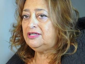 عمرو موسى ينعي المعمارية العراقية زها حديد