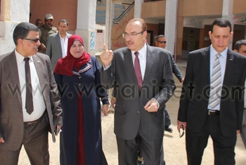 حبيب : يوجه بإزالة بذاءات الإخوان من علي أسوار المدارس