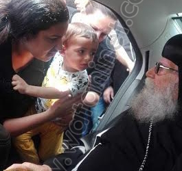 الأنبا أرسانيوس يقدم التعازي لأسرة الفقيد ” وفقي اسحق “