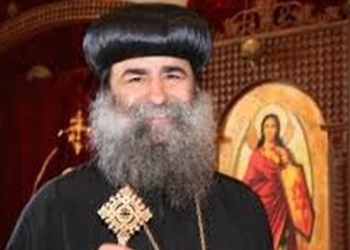 إيبارشية نقادة وقوص تُقدم العزاء في إستشهاد القس رافائيل بالعريش