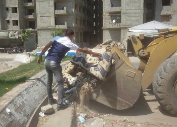 حملة مشتركة بين الضواحي والمناخ وشرطة المرافق لإزالة الإشغالات 