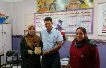 الحريري يكرم عدد من المدارس المتميزة بمحرم بك