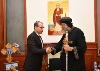 البابا تواضروس يستقبل سفير مصر الجديد بلبنان