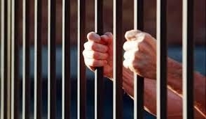 حبس ربة منزل “4” أيام لحيازتها مواد مخدرة