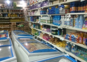 سيارات لبيع الدواجن المخفضة أمام وزارة التموين اليوم