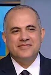 وزير الري يتلقي تقريرا عن تقدم العمل بمشروع المليون ونصف المليون فدان
