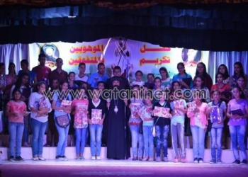الأنبا زوسيما يكرم أوائل الشهادة الابتدائية والإعدادية بأطفيح