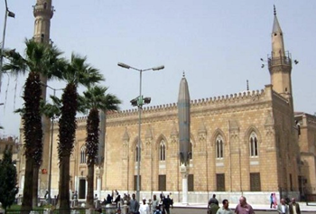 الحكومة تنفي إغلاق مسجد الحسين بالتزامن مع ذكرى عاشوراء