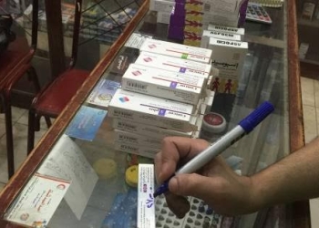 نقابة الصيادلة بالإسكندرية تتابع حملات “الصحة” على العيادات