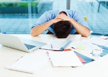 علامات تدل على أن عملك يجعلك تعيسا