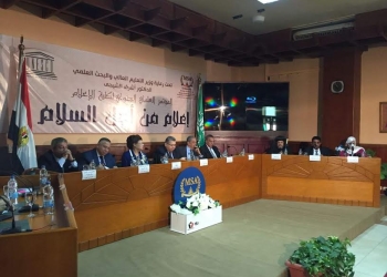 “رئيس الهيئة العامة للاستعلامات” الصحفي المتنقل بالموبيل اصبح محطة متنقلة