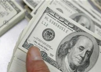 تفاوت اسعار صرف الدولار والعملات الرئيسية بين البنوك
