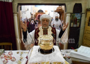 الأنبا بقطر يزف قديسي الكتيبة الطيبية لمزارهم بجراجوس
