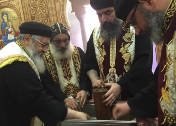 الأنبا مارك يُطيب رفات أبو سيفين ويُسيم 28 شماس بكولومب
