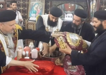 الانبا صموئيل يرأس عشية عيد القديسين قزمان ودميان