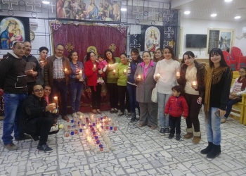 صلاة بالشموع من اجل سلام الكنيسة و الوطن 
