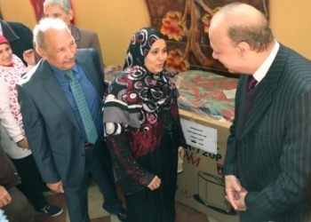 محافظ القاهرة يسلم أجهزة كهربائية لثلاثين عروس 