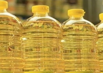 ضبط صاحب مطعم لقيامه بتجميع الزيت التمويني واستخدامه بمطعمه