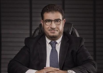 تراجع الدولار يدفع مصانع الحديد لتثبيت الأسعار
