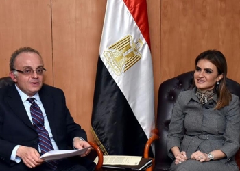 سحر نصر تبحث مع رئيس هيئة الرقابة المالية مشروع قانون التأجير التمويلي