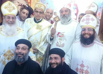 سيامة شمامسة جدد بيد الأنبا مكسيموس بسبيكو