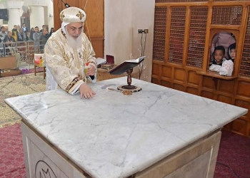 الأنبا بفنوتيوس يُدشن كنيسة بـ ’’ الطيبة ’’