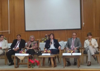 ” المرأة المصرية وتحديات المرحلة القادمة” ندوة بآداب عين شمس