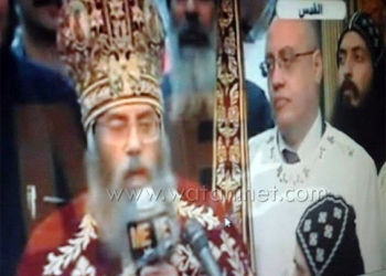 بالصور.. آباء وشعب القدس يحتفلون بعيد تجليس الأنبا انطونيوس