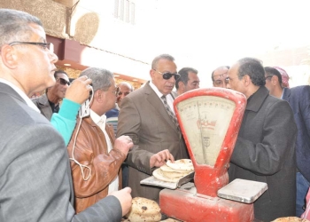 محافظ الجيزة: غلق أي مخبز يخالف منظومة توزيع الخبز