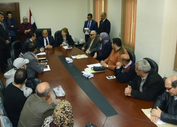 بالفيديو: محافظ الإسكندرية يستقبل الأسر القادمة من العريش