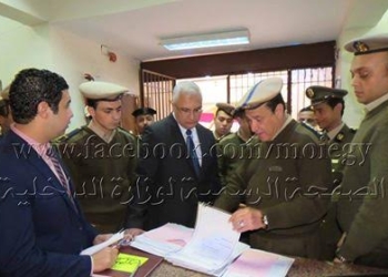 وفد قطاع حقوق الإنسان يزور أقسام ومراكز الشرطة بمديرية أمن سوهاج
