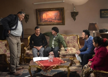 إدوارد يظهر بباروكة في مسلسل “طاقة القدر”