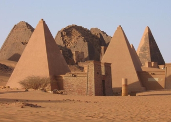 “عوف” يستنكر الهجمة على أهرامات النوبة السودانية