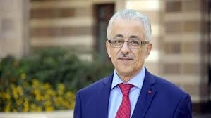 وزير التعليم يستبعد مديرة مدرسة و يحيل المسئولين عنها للتحقيق