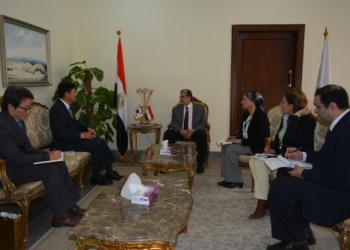 فهمى يستقبل سفير كوريا الجنوبية لبحث سبل التعاون 