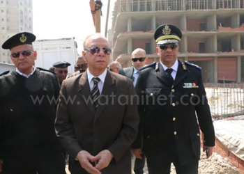 محافظ القاهرة يشهد إزالة 5 عقارات تحت الانشاء بالمعصرة