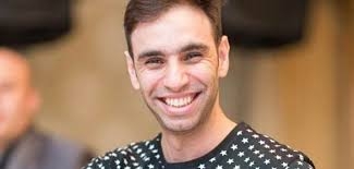 أحمد الشامى يصور بعض مشاهده فى “حكايات بنات 3”
