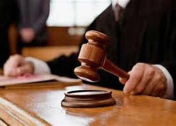 المشدد 10 سنوات ل5 متهمين لسرقة مواطن وزوجته بالاكراه بالوراق
