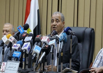وزير التموين يُعلن تحرير سعر القمح والدقيق في مؤتمر صحفي