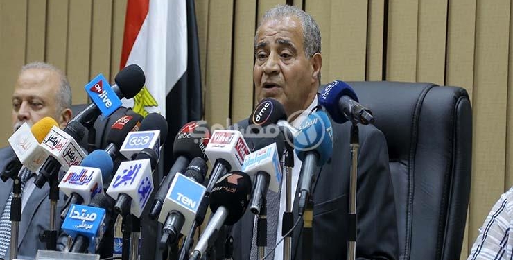 وزير التموين يُعلن تحرير سعر القمح والدقيق في مؤتمر صحفي