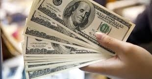الدولار يتراجع في ختام تعاملات اليوم ليسجل 17.75 جنيه