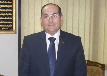 سوهاج تبحث توقف الصرف الصحي بساقلتة